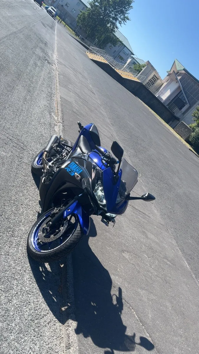 Yamaha R3 - Image 2
