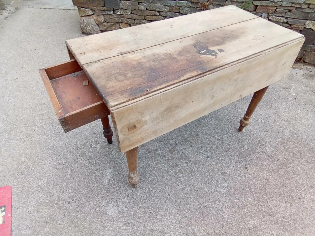 Victorian table - Image 1