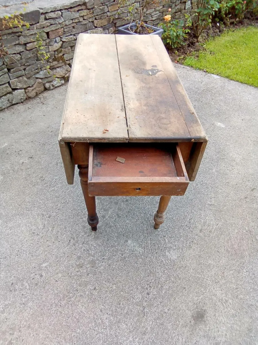 Victorian table - Image 2