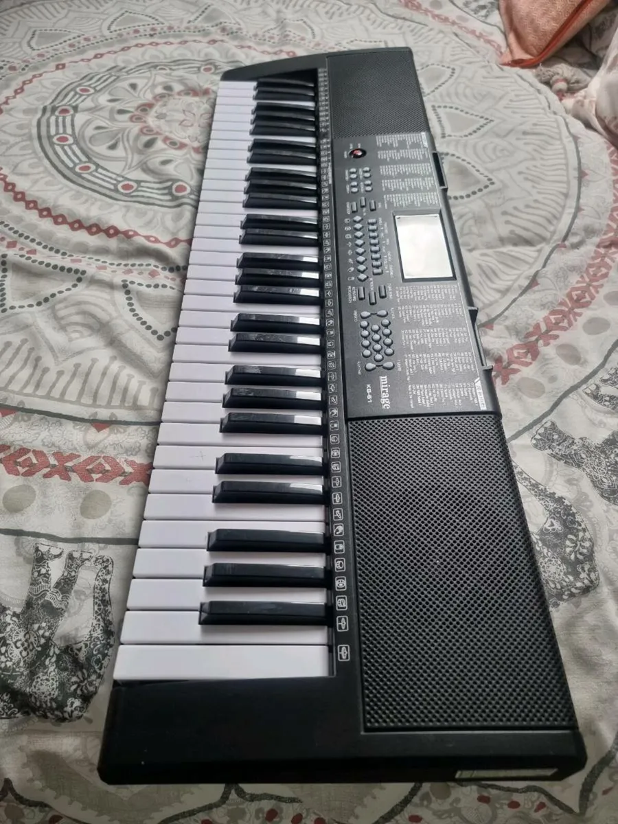 Piano keyboard - Image 1