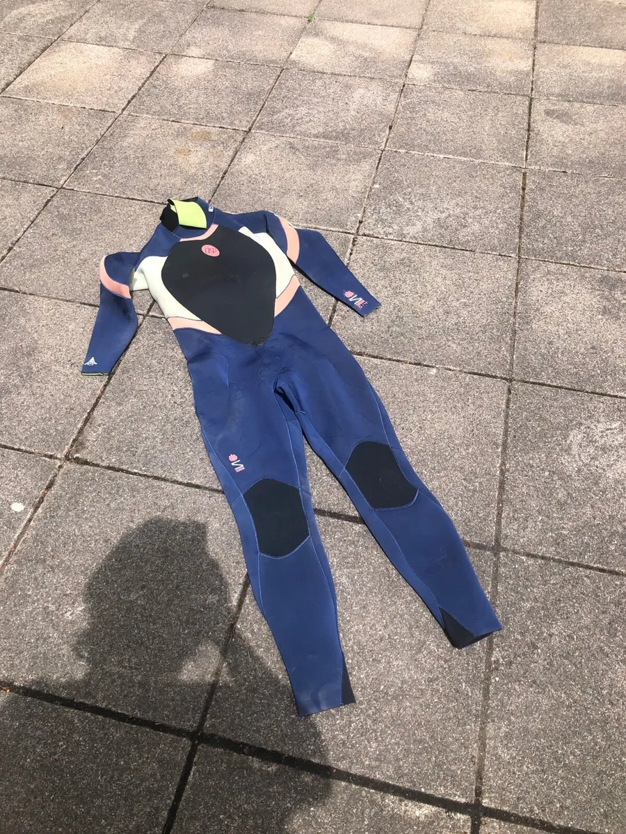 Woman’s Wetsuit - Backzip M size - Image 1