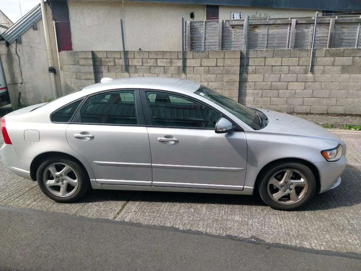 Volvo S40,  NEW NCT 06/26, low km 128 - Image 2