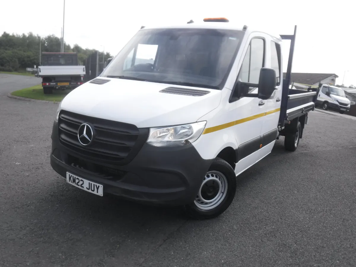 Mercedes Sprinter 2022 Double Cab Tipper no rear s - Image 3