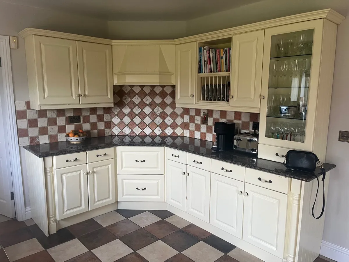 Kitchen with marble counter top - Image 2