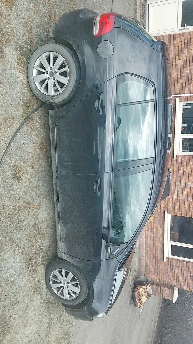 2011 Volkswagen golf TDI diesel - Image 4