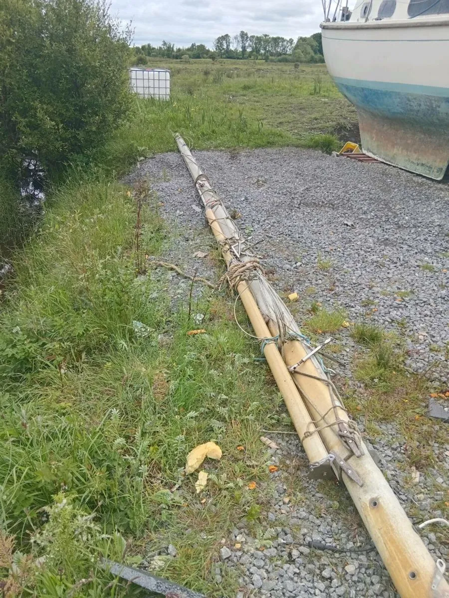 Sailing mast and rigging - Image 3