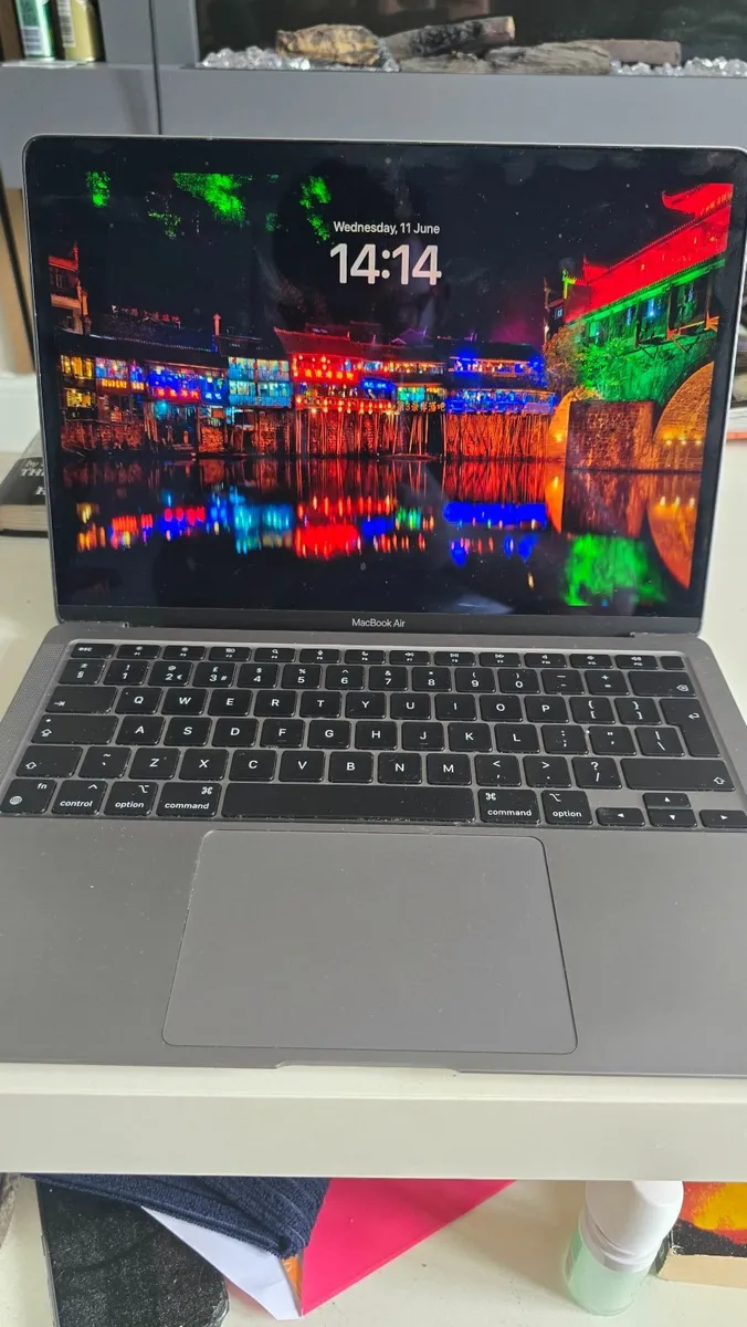 Macbook air m1 - Image 1