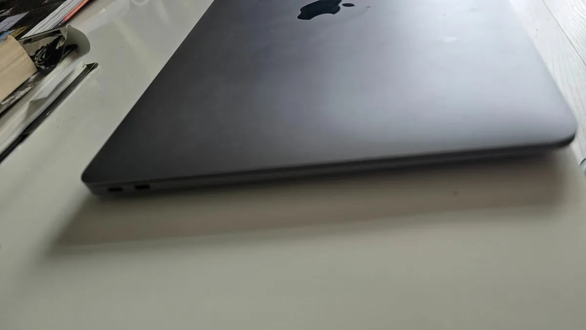 Macbook air m1 - Image 2