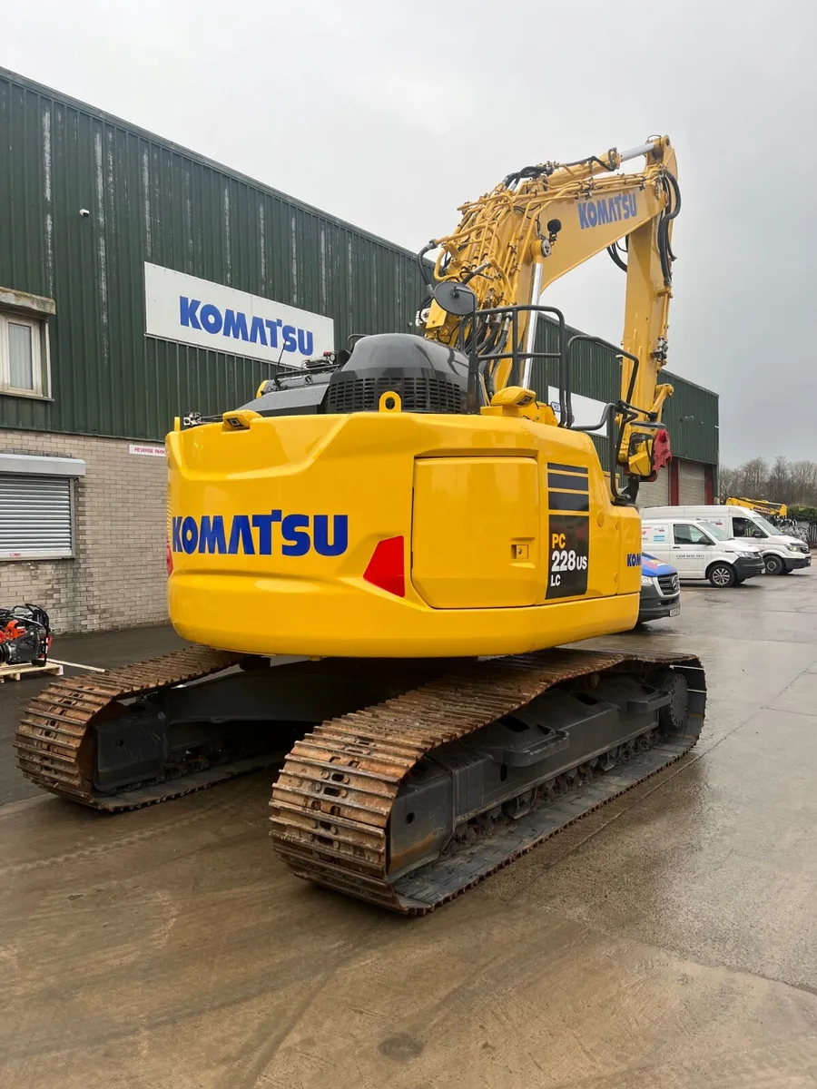 Komatsu PC228USLC-11E0 - Image 3