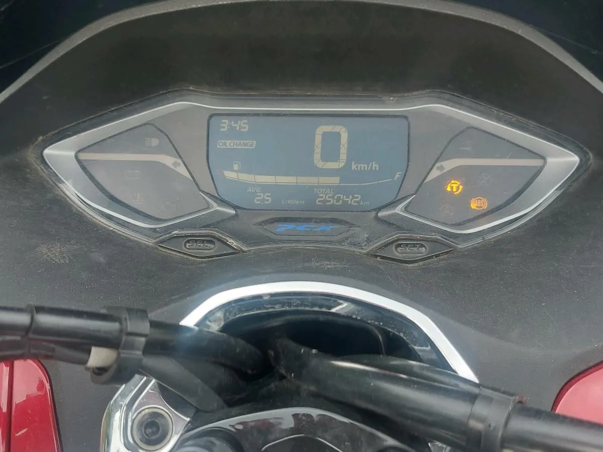 Honda PCX125 - Image 1