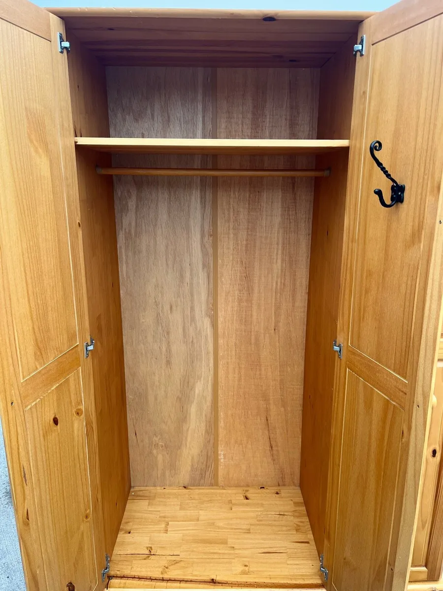 Wardrobe - Image 3