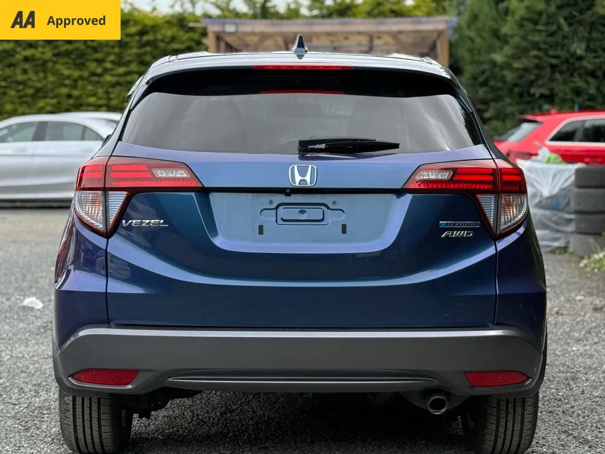 🌟Honda Vezel 1.5 L Hybrid 2016 With AWD 🌟 - Image 4