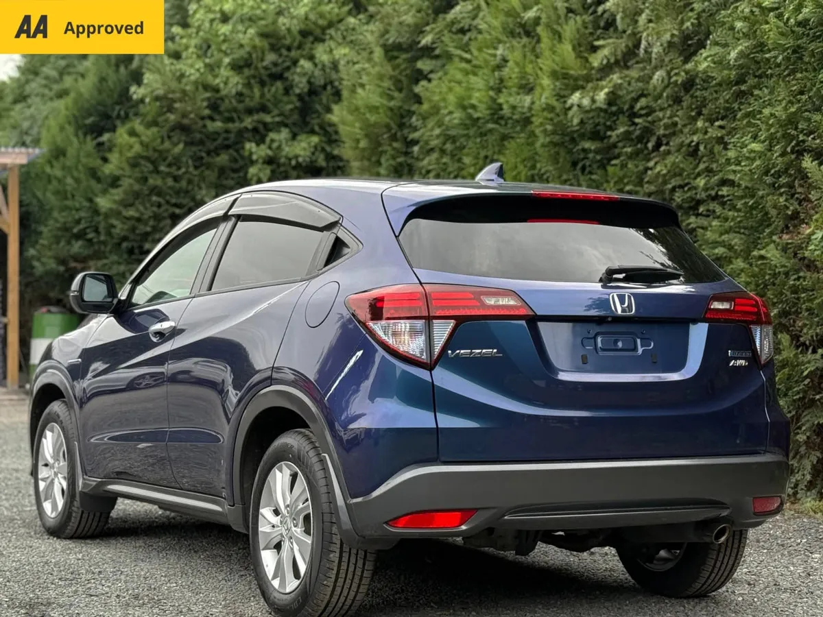 🌟Honda Vezel 1.5 L Hybrid 2016 With AWD 🌟 - Image 3