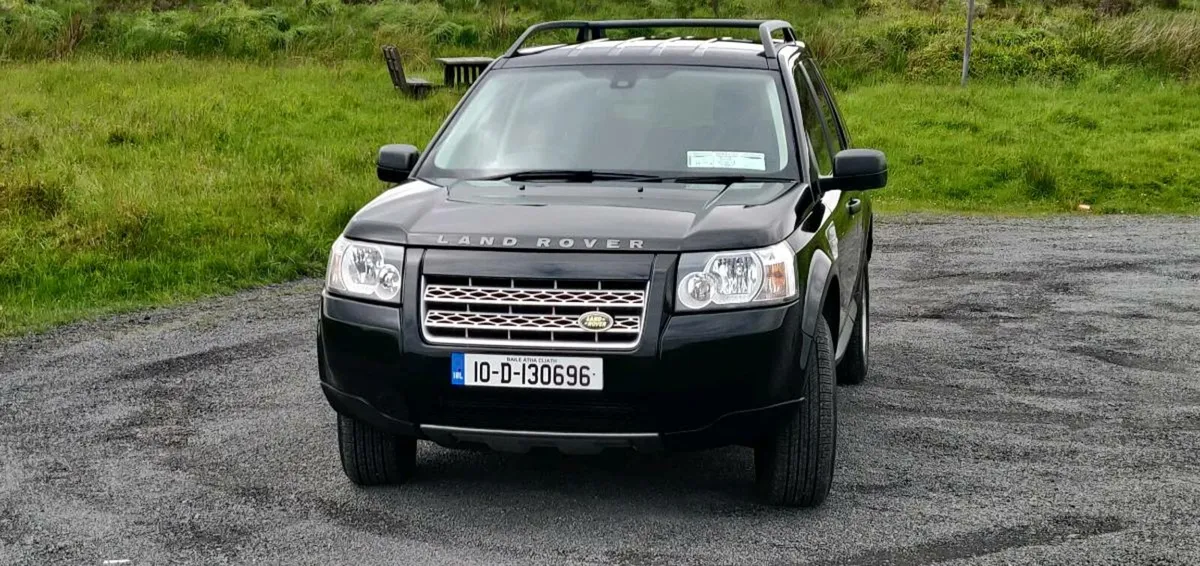 2010 Land Rover Freelander 2 - Image 1