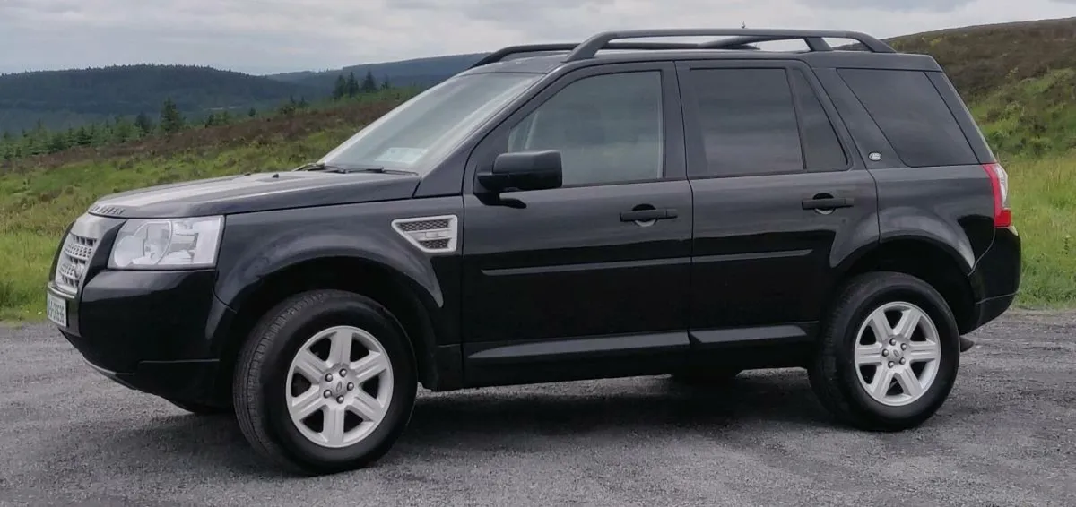 2010 Land Rover Freelander 2 - Image 4