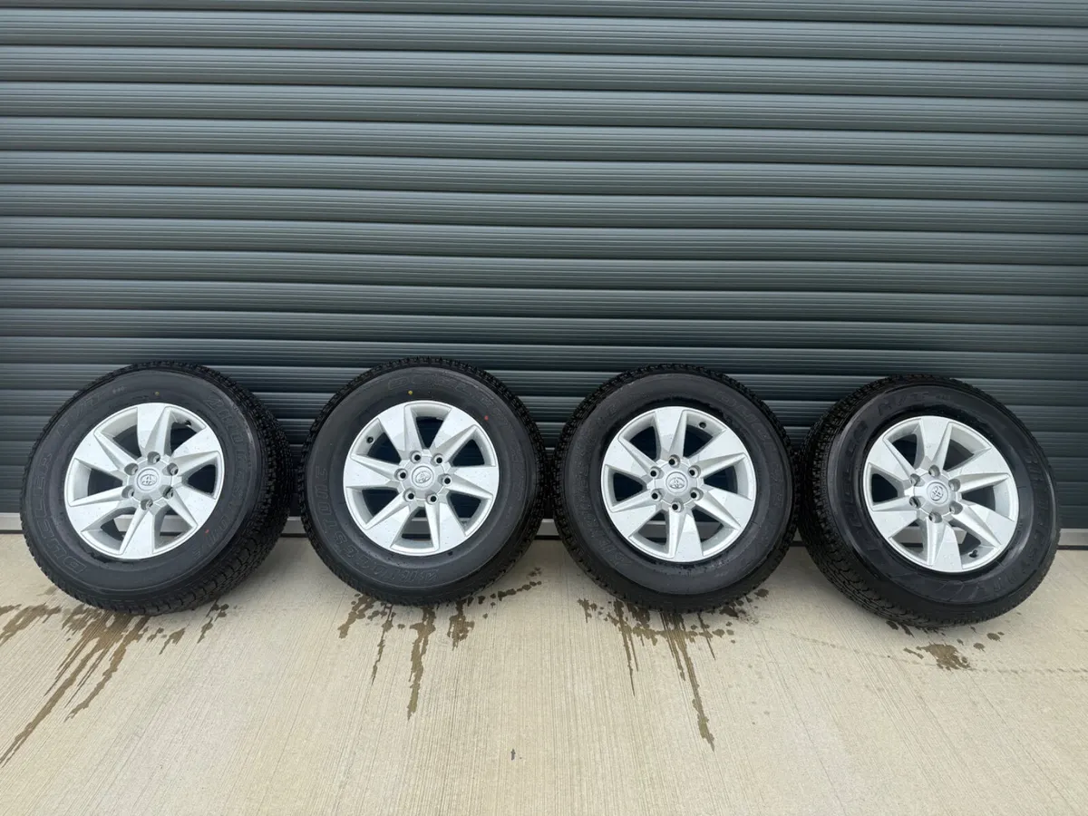 Toyota landcruiser alloy wheels - Image 1