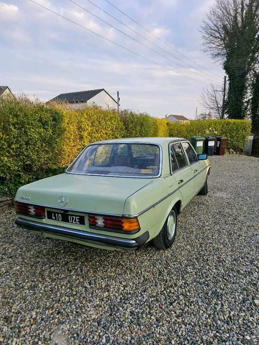 Mercedes-Benz 200 petrol 1979 - Image 4