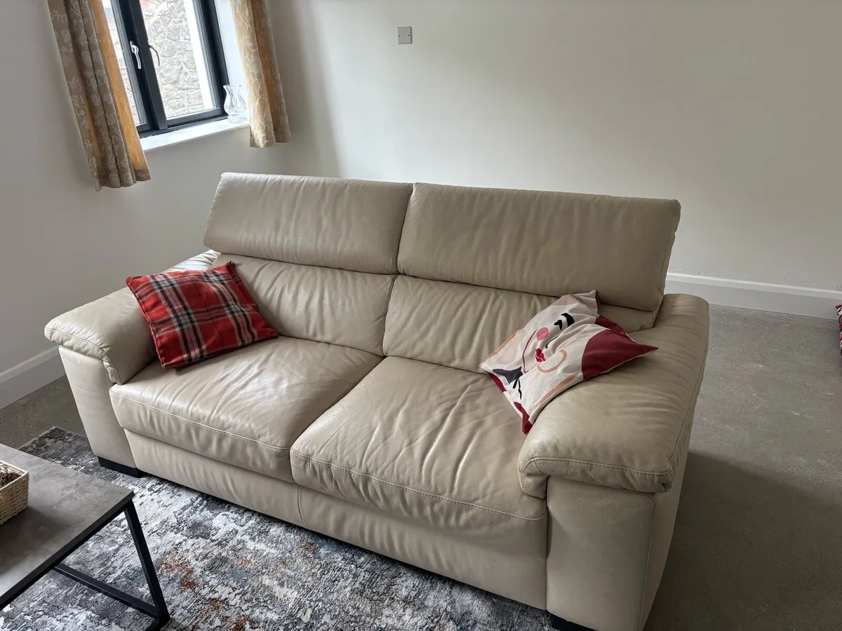 Quality Italian Sofa (Real Leather) - Image 4