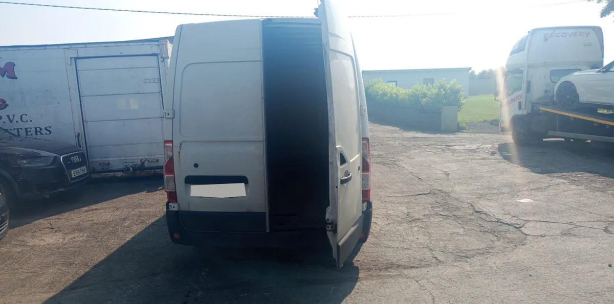 2015 Renault Master 2.3 Diesel For Breaking! - Image 2