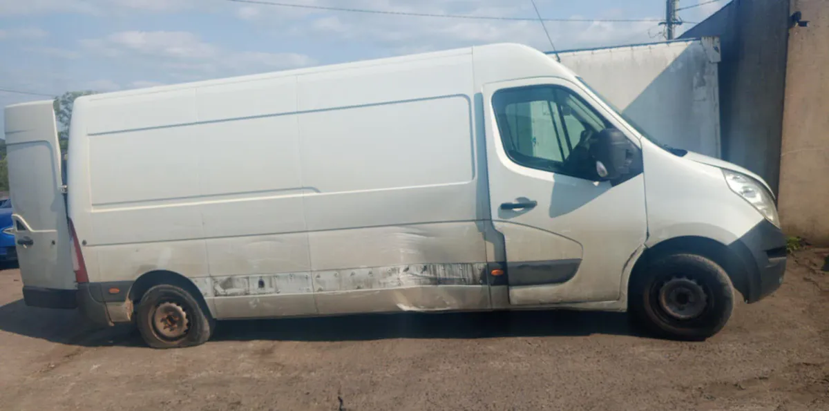 2015 Renault Master 2.3 Diesel For Breaking! - Image 4