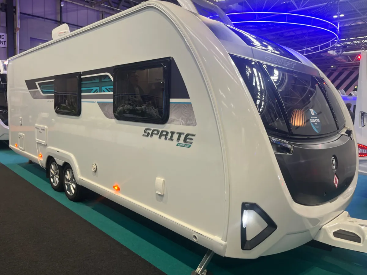 2025 SWIFT FB QUATTRO GRANDE 6/7 BERTH 8FT WIDE - Image 2
