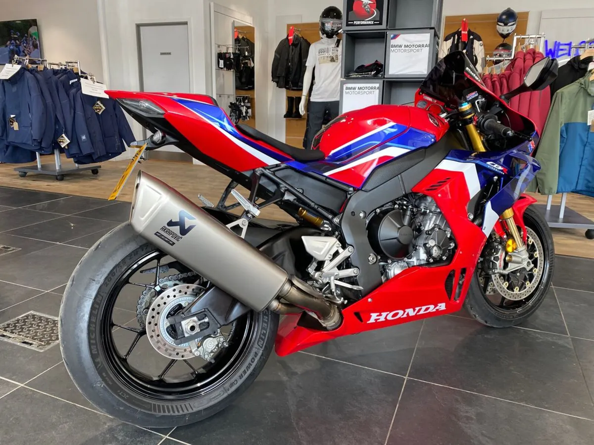2022 Honda CBR1000RR-R Fireblade SP with Extras - Image 3