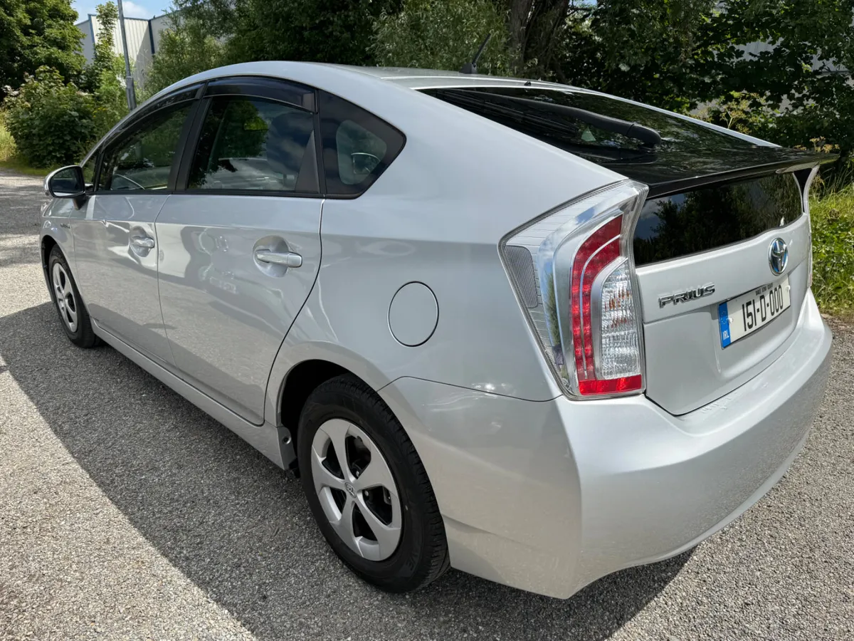 Toyota Prius - Image 4