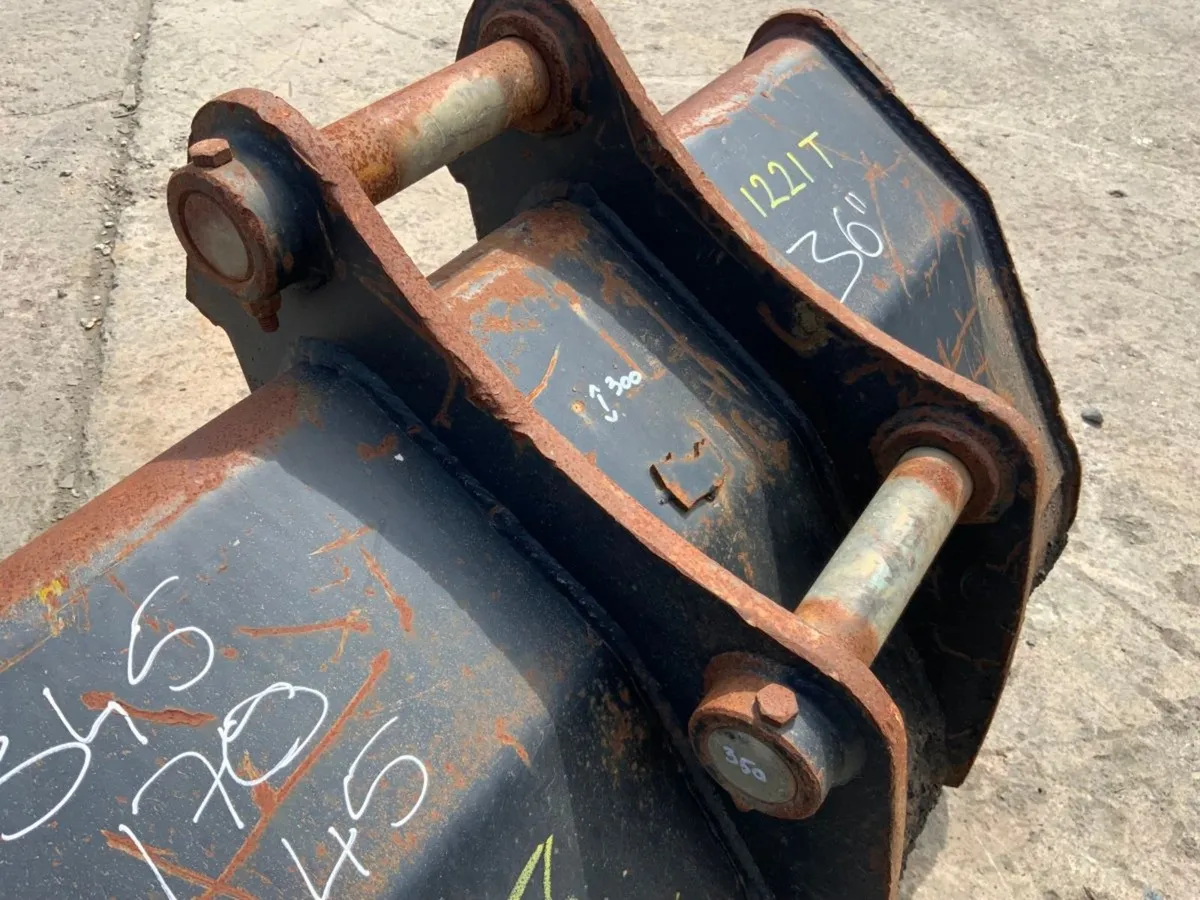 36" DIGGING BUCKET.......45mm PINS.........1221t. - Image 4