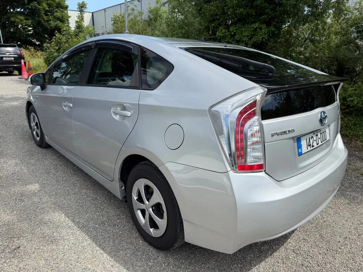 Toyota Prius - Image 4