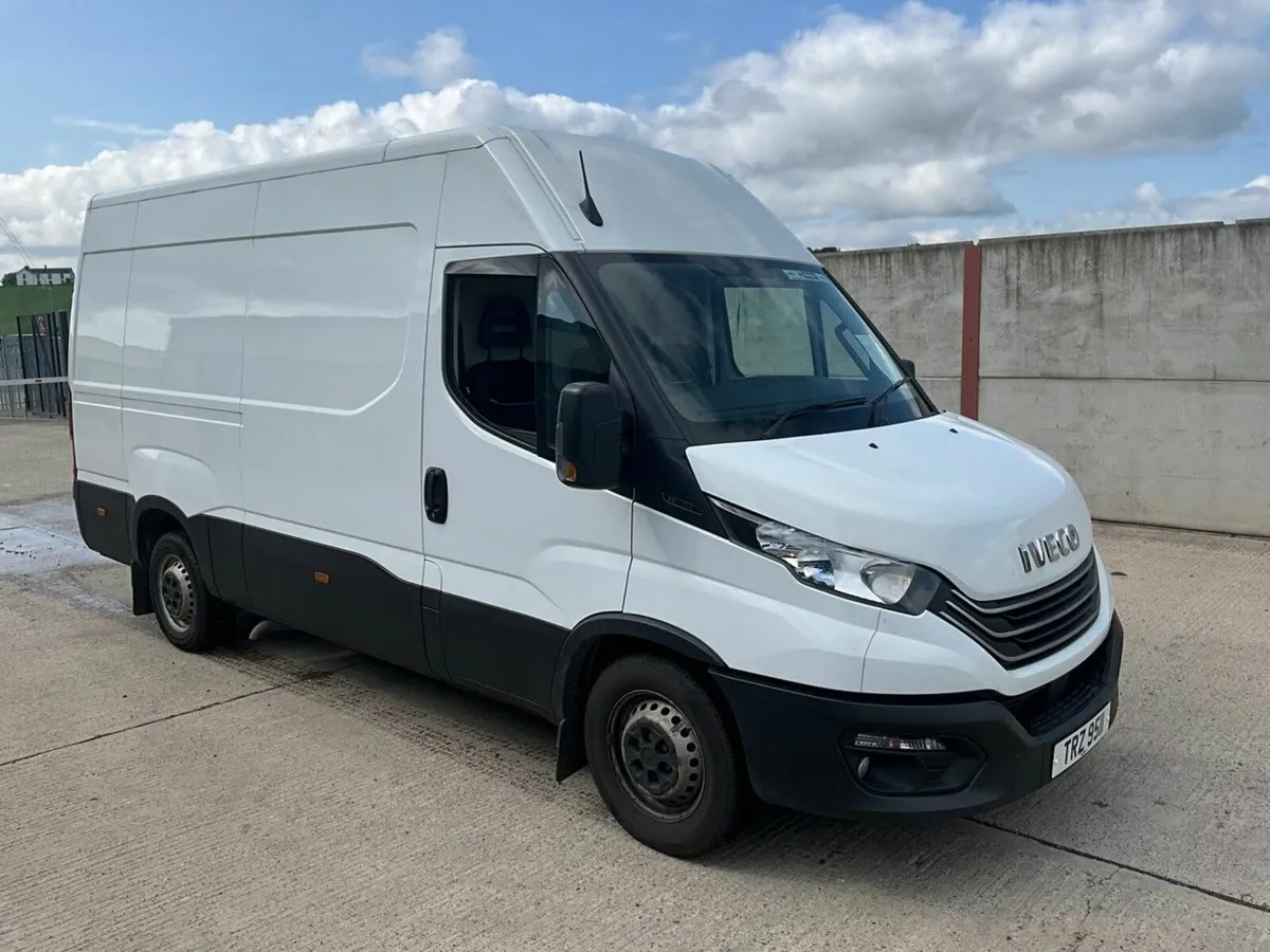 IVECO DAILY 35S14 2.3 HIGH ROOF VAN - Image 1