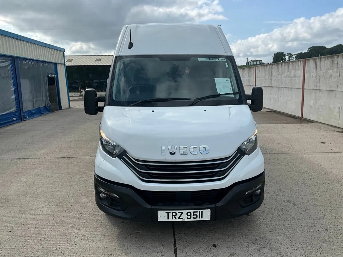 IVECO DAILY 35S14 2.3 HIGH ROOF VAN - Image 3