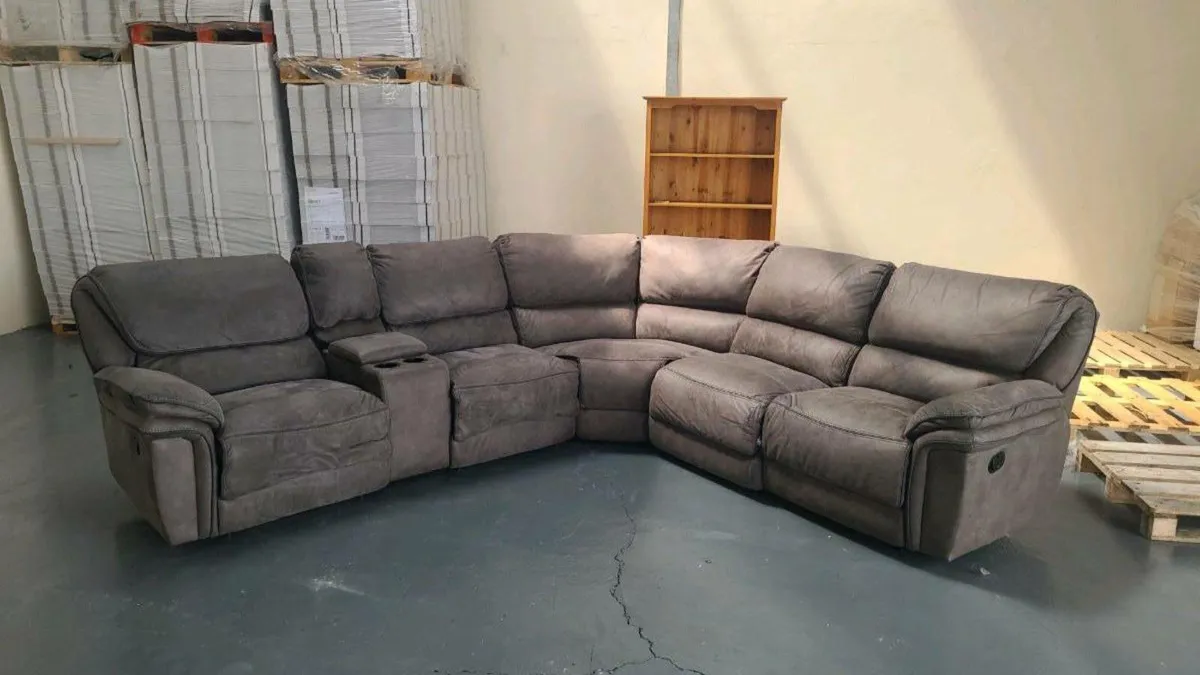 Couch/Sofa - Image 1