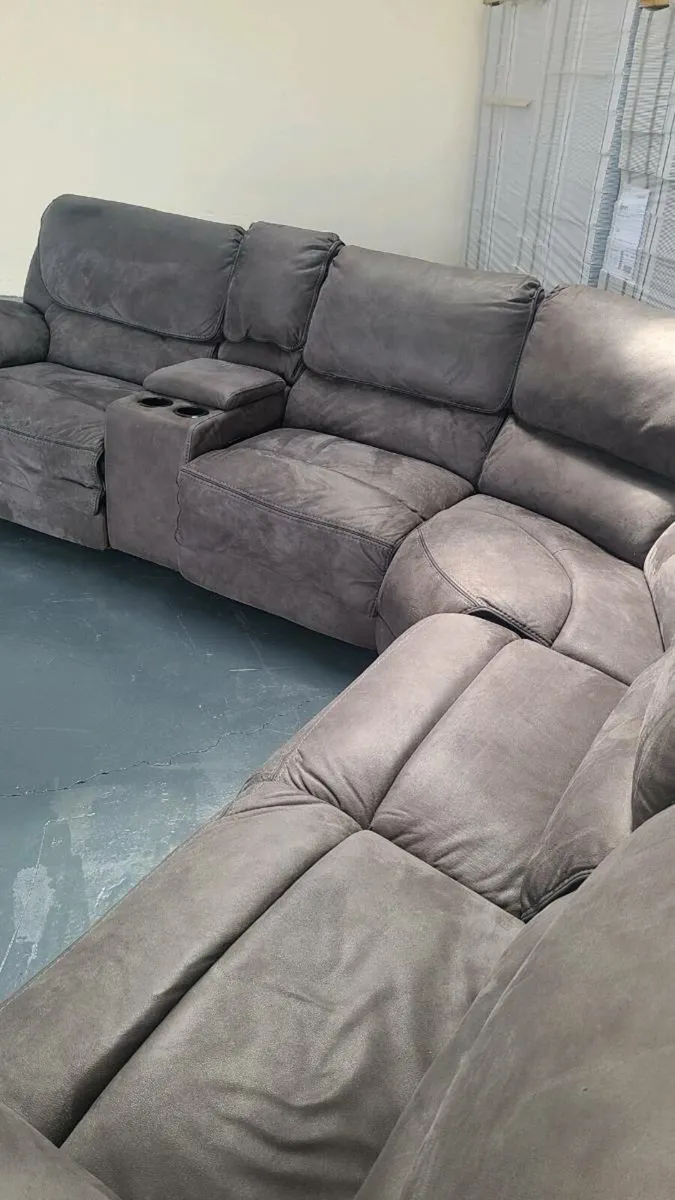 Couch/Sofa - Image 4