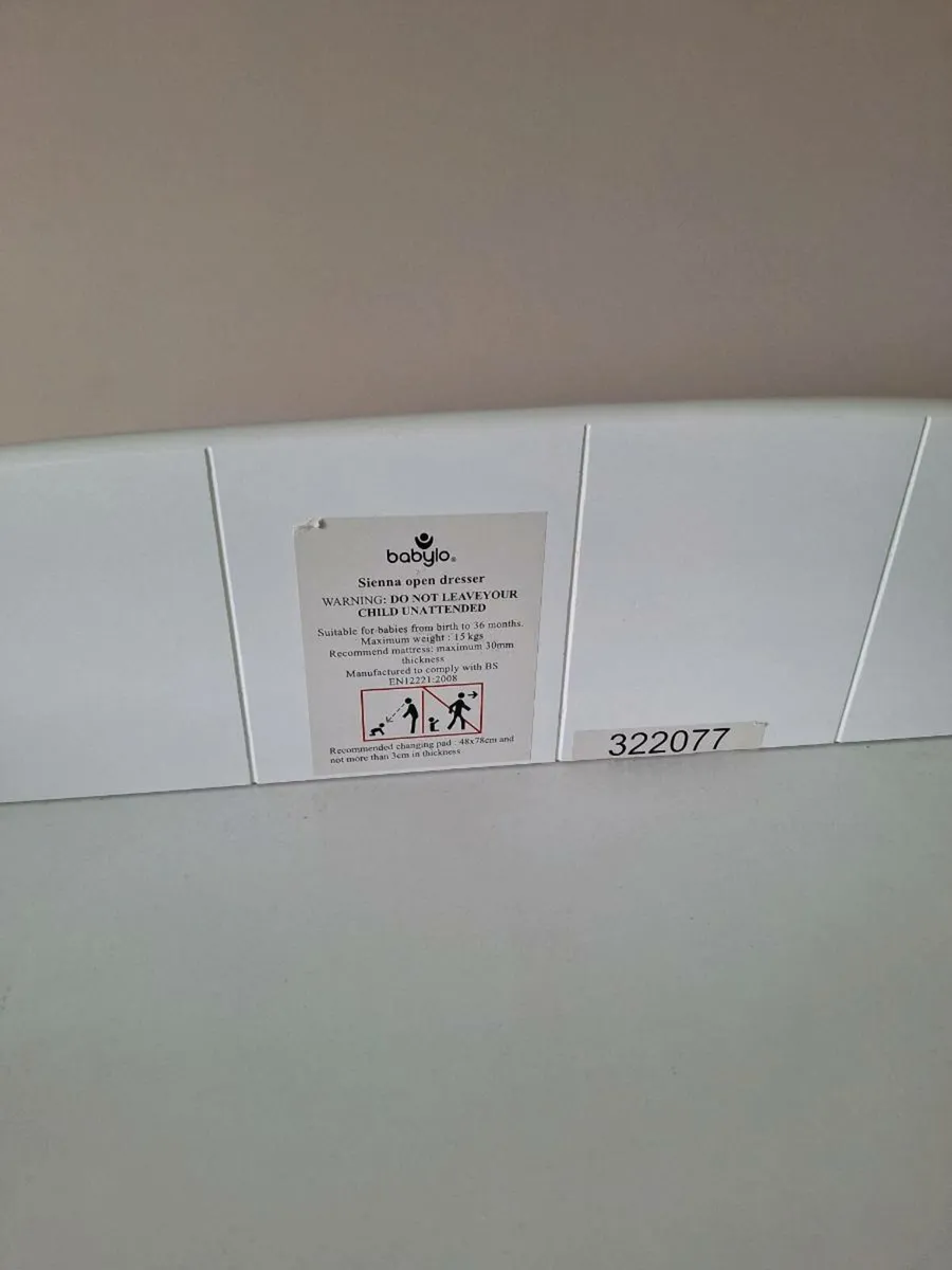 Baby changing table - Image 2