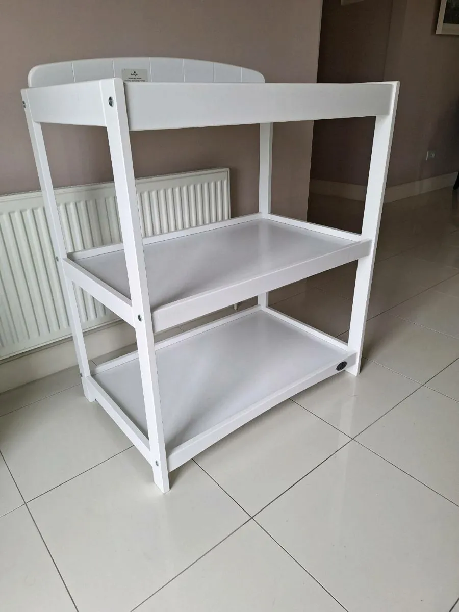 Baby changing table - Image 3