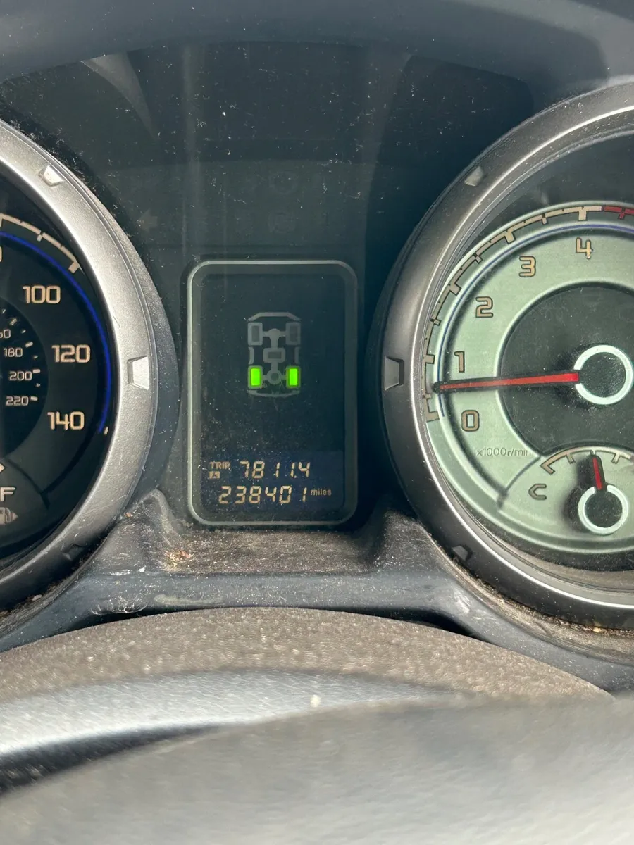 Mitsubishi Pajero 2010 - Image 2