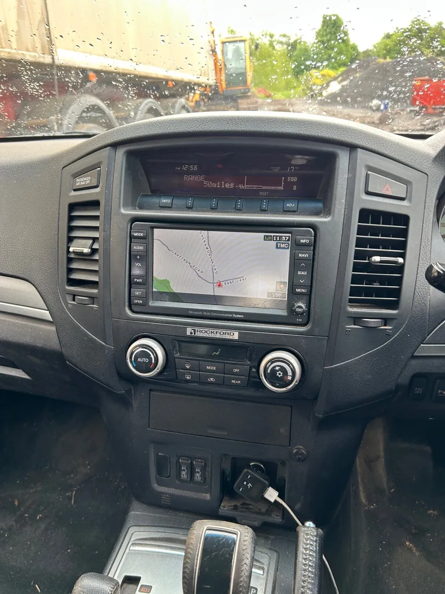 Mitsubishi Pajero 2010 - Image 3