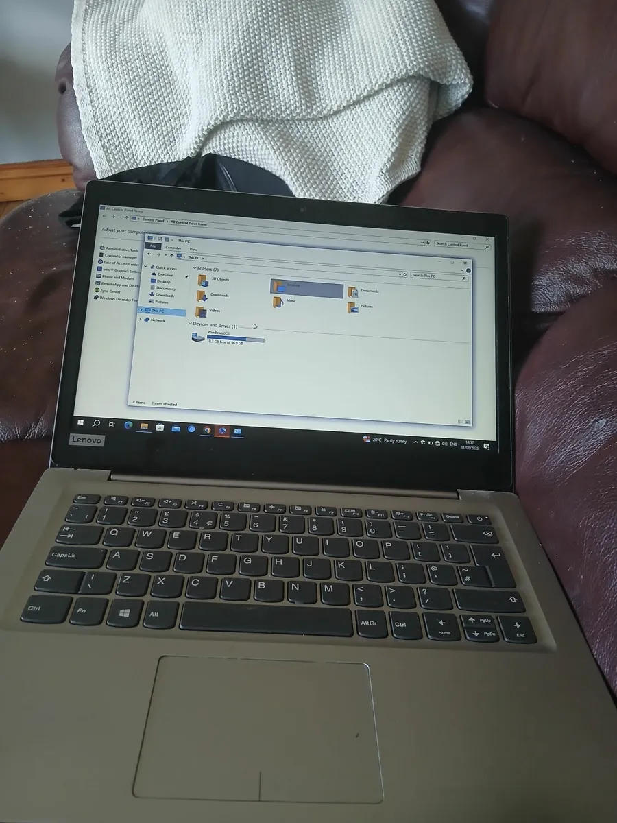 Laptop - Image 2