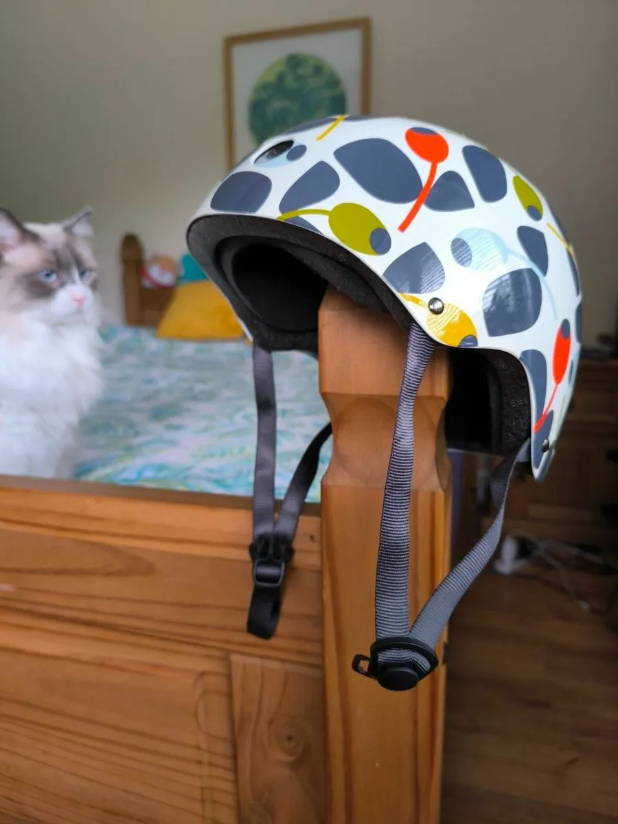 Bike helmet for women - Image 1