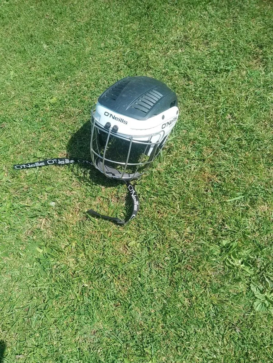 Kids hurling helmet - Image 1