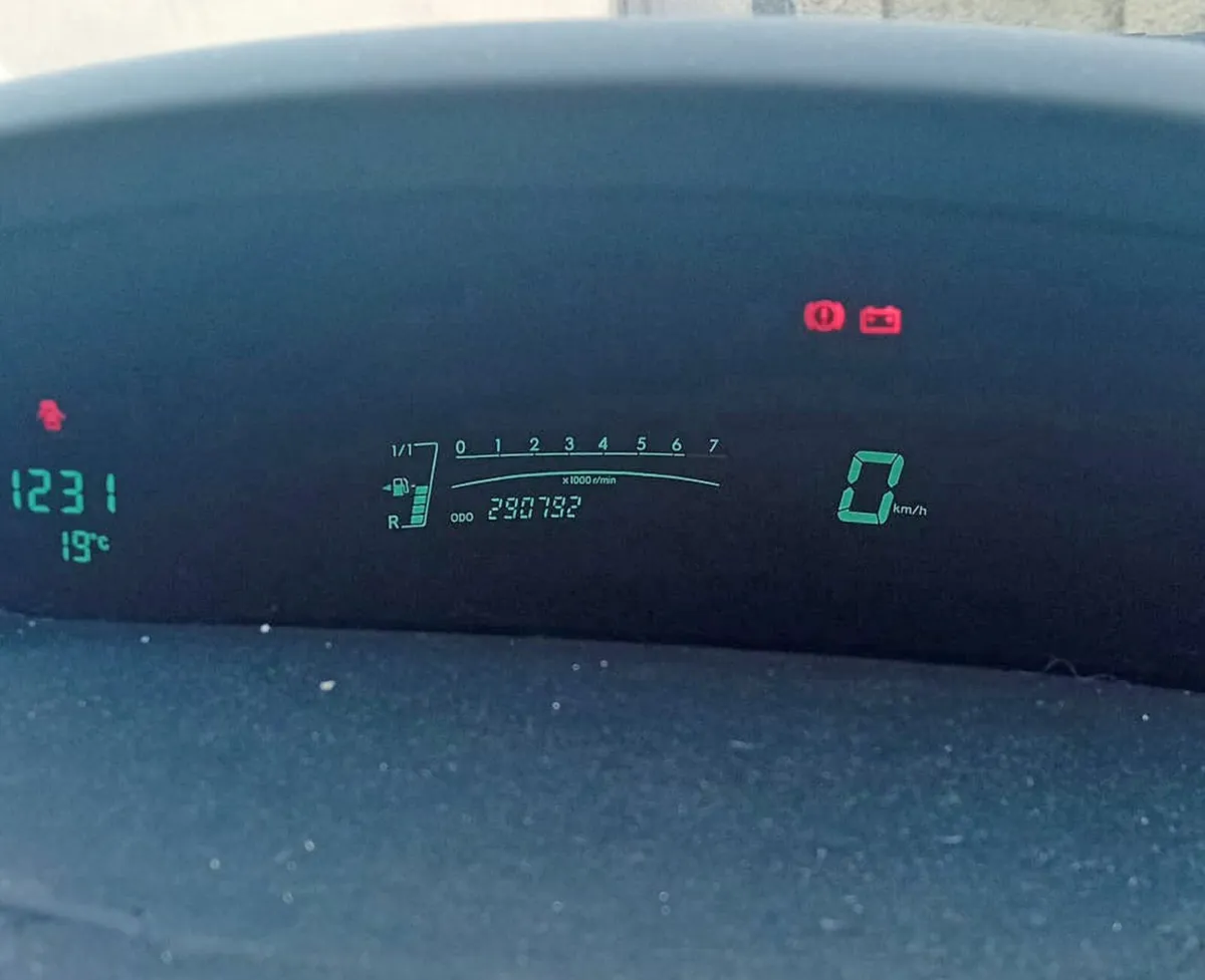 Toyota Yaris 2007 - Image 2