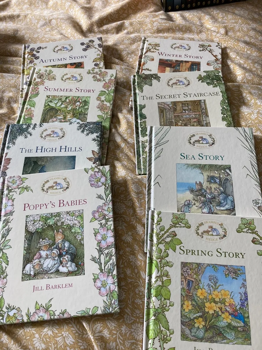 Bramley Hedge books box - Image 3