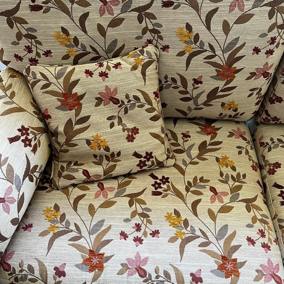 Ercol Renaissance unused three seater sofa and matching armchair like new - Image 3