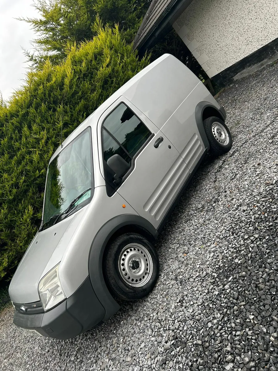 Ford Transit Connect 200L. - Image 2