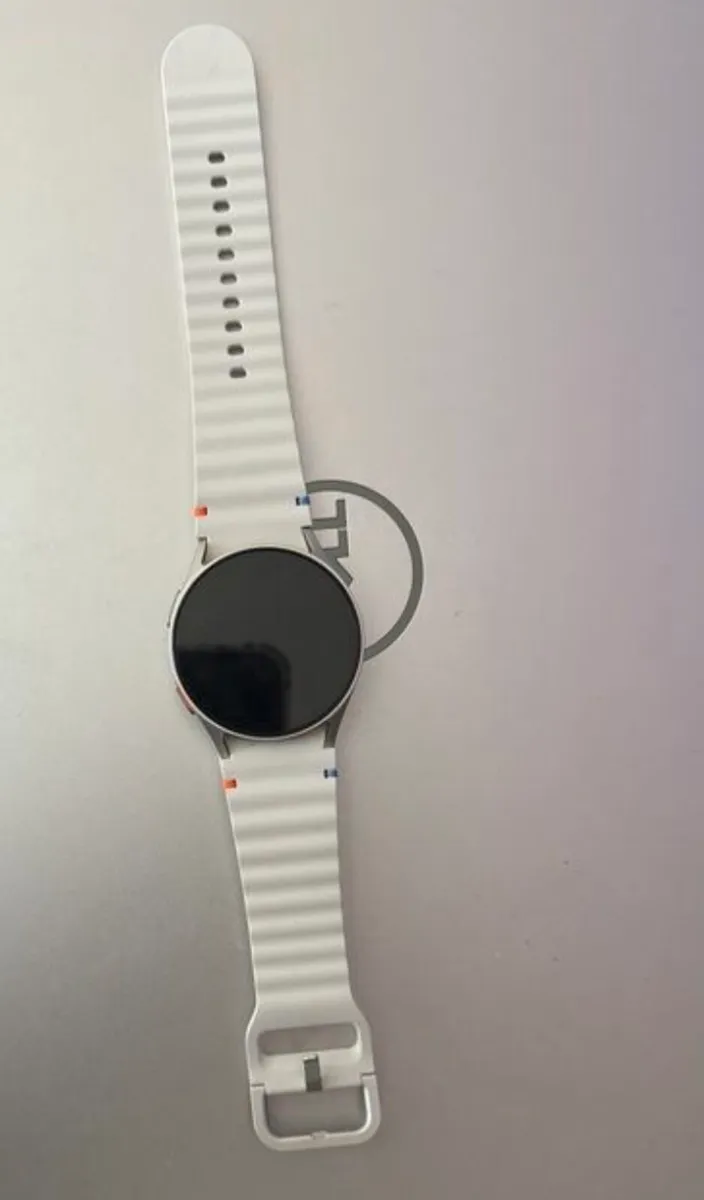 Samsung galaxy watch 7 40mm (no charger) - Image 2