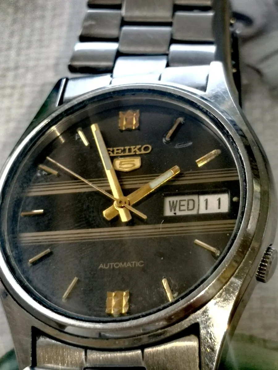 Stylish Seiko 5 automatic gents watch - Image 1
