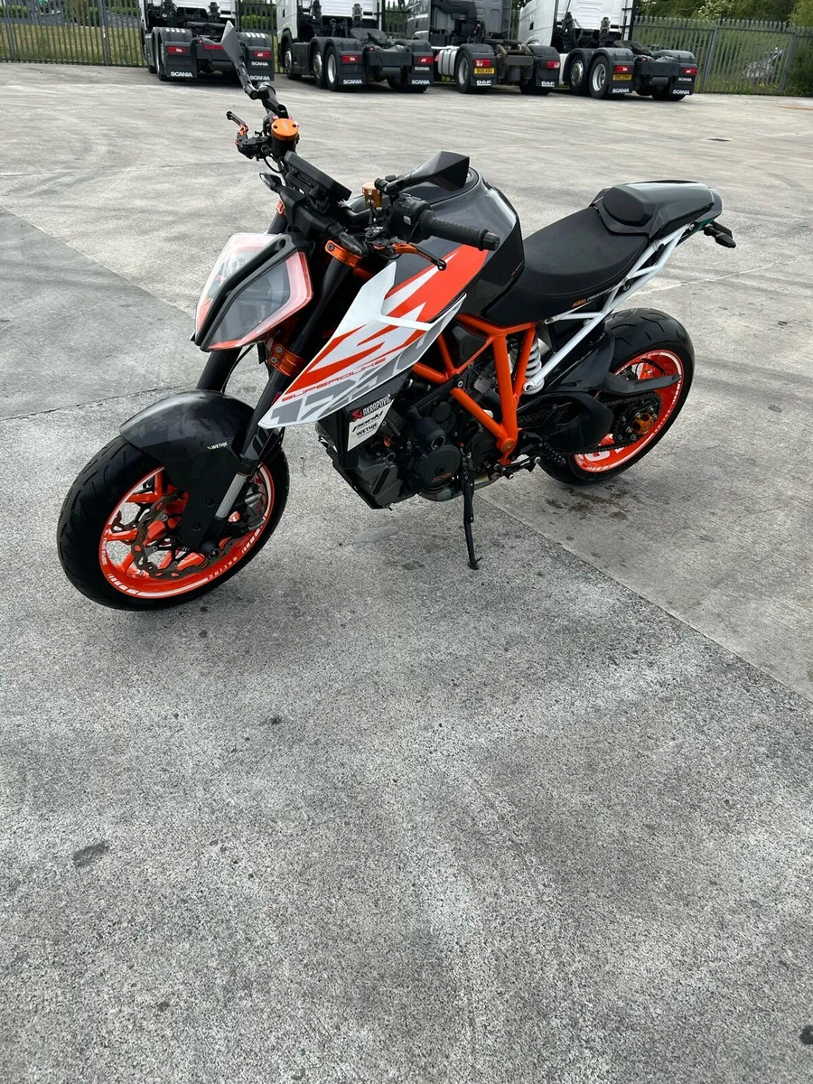 KTM 1290 SUPERDUKE R only 5500kms - Image 2