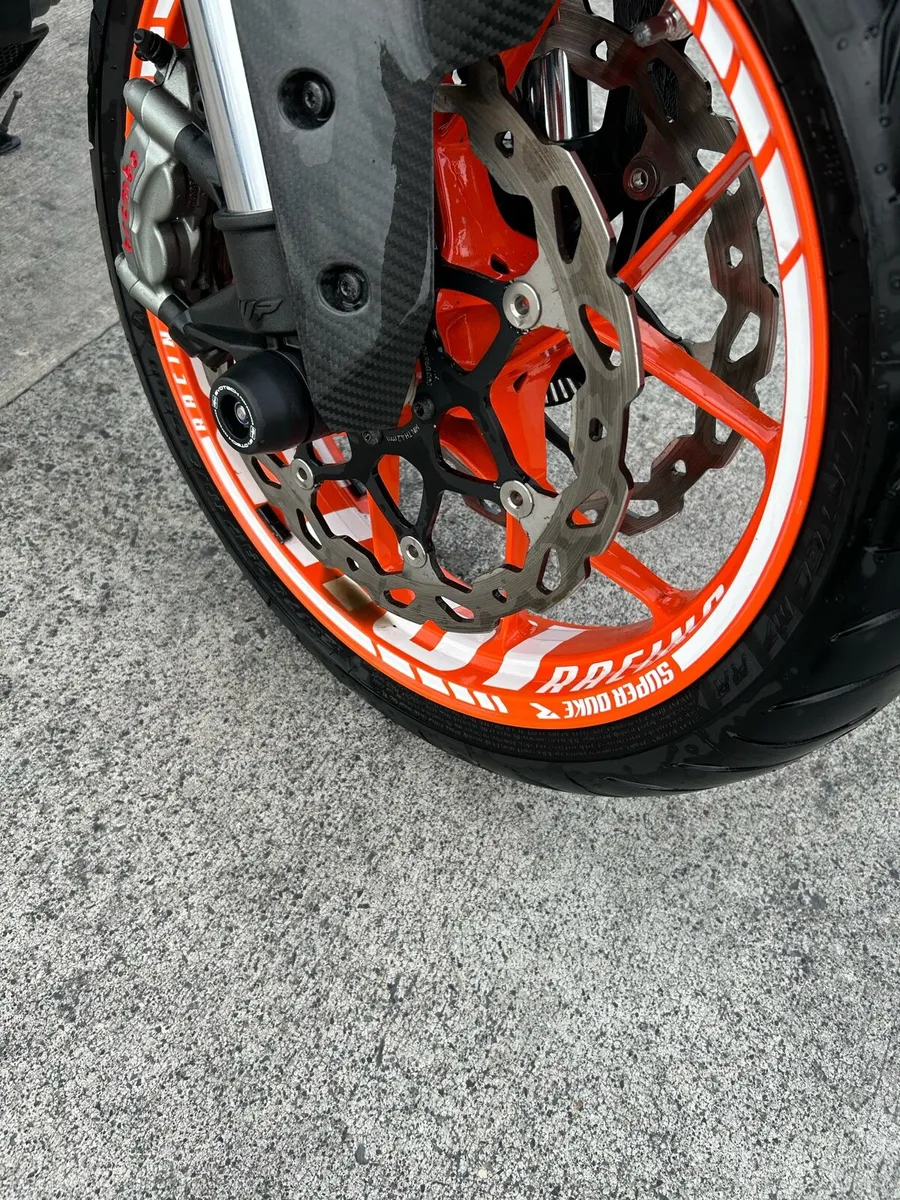 KTM 1290 SUPERDUKE R only 5500kms - Image 4
