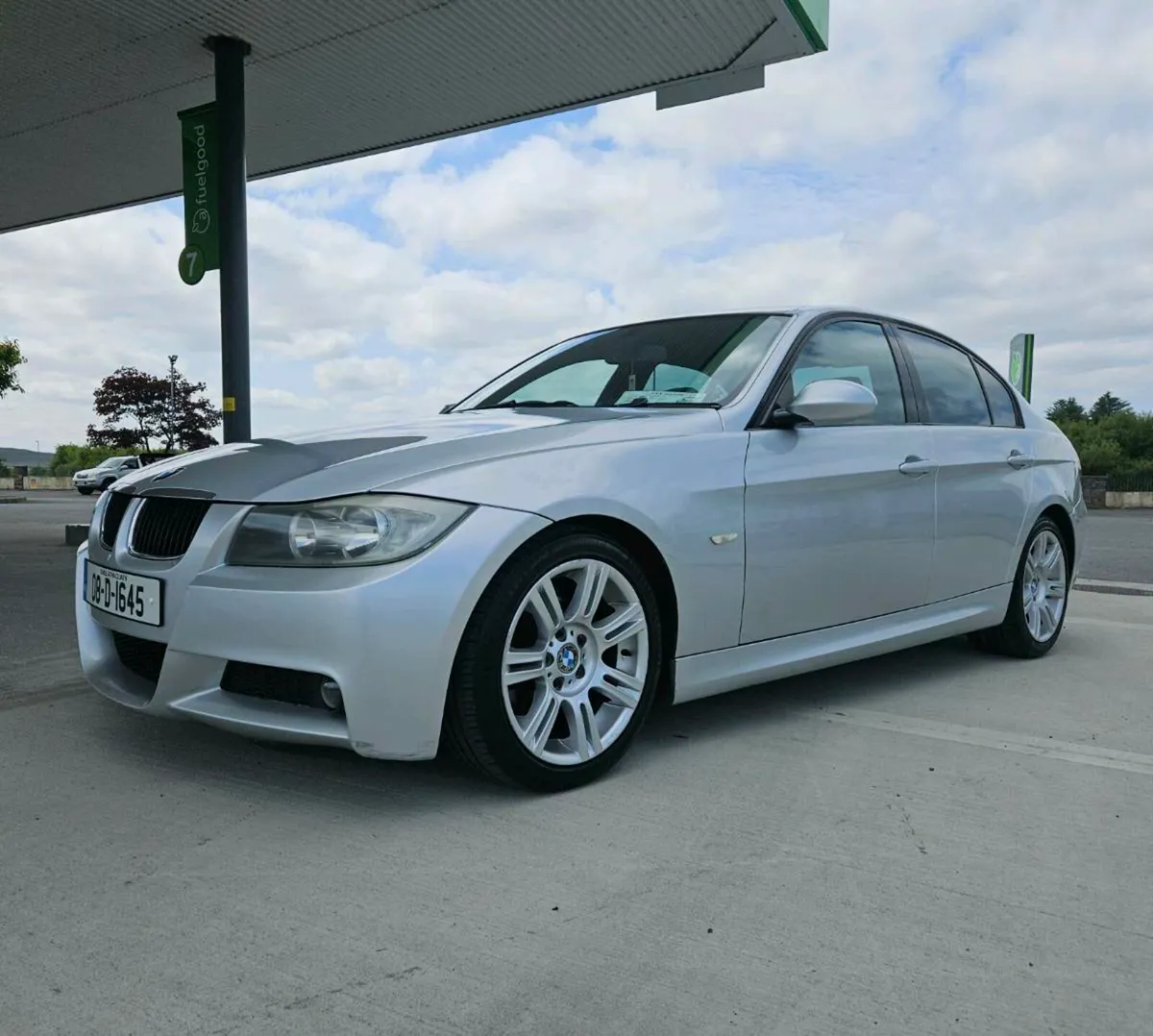 Sliver Bmw 318d M-Sport - Image 3