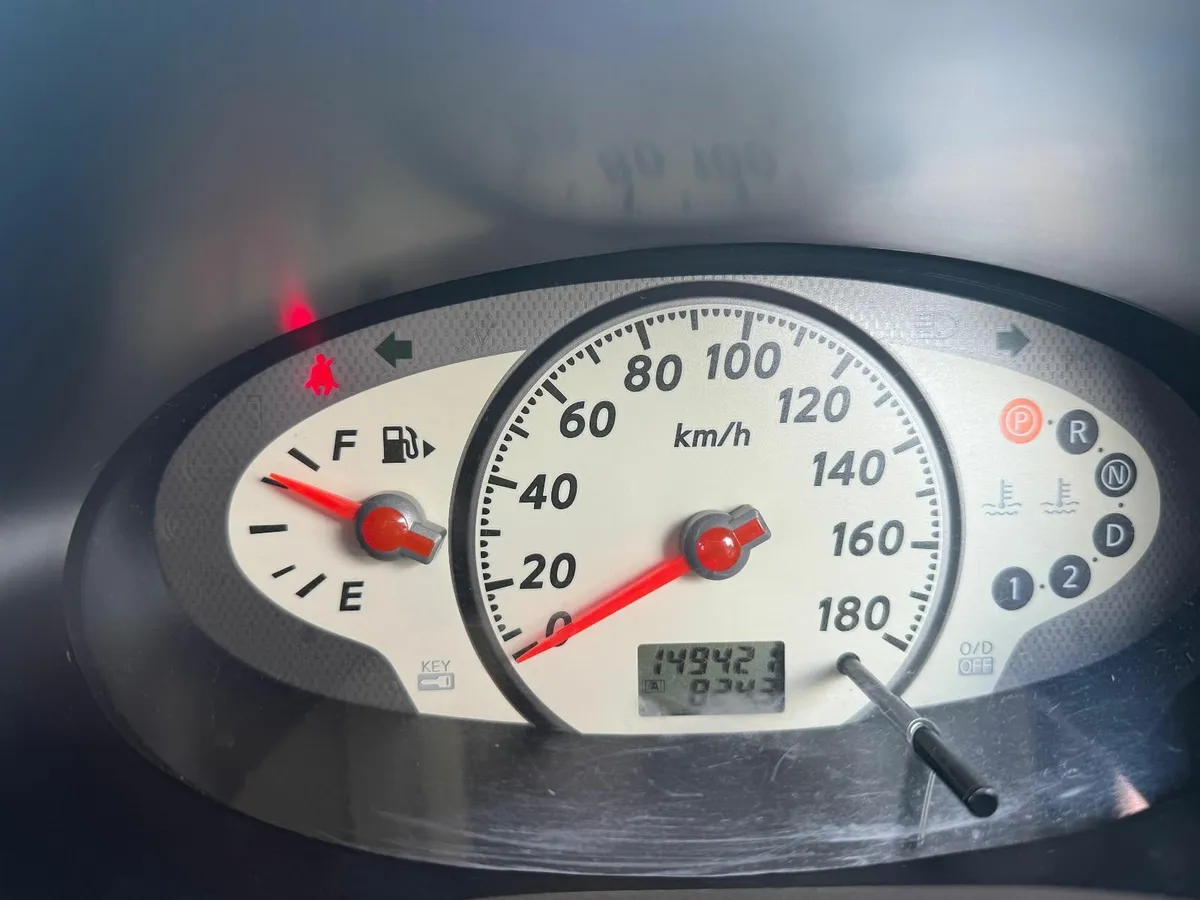 Nissan March 2010 - Image 2